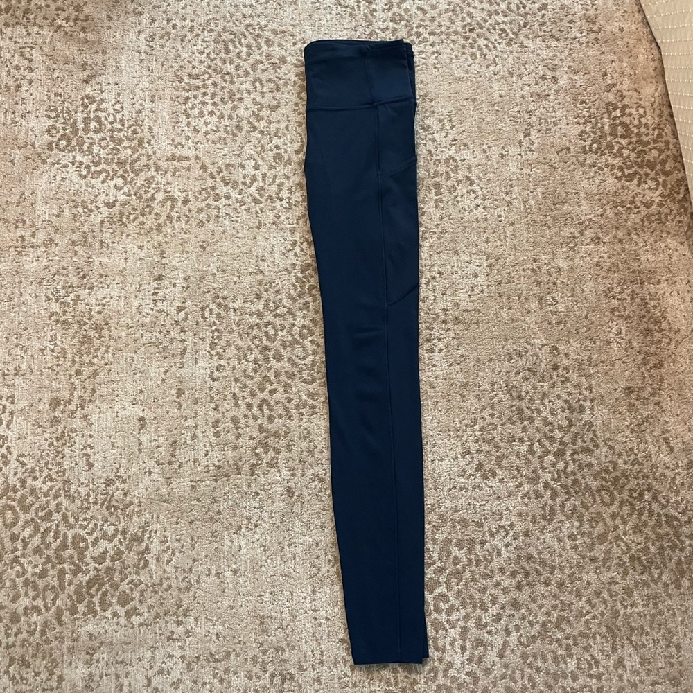 Lulu Fast and Free navy!! Size 6